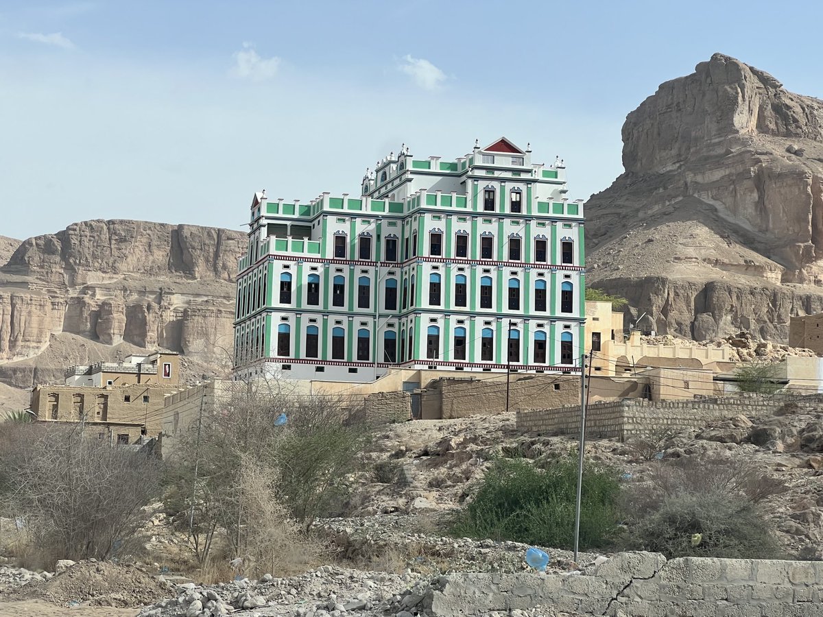 Juma’a Mubarakah — A mansion belonging to the Al-Amoudi family in Daw'an district, Hadramout, #Yemen . Photo taken by me.