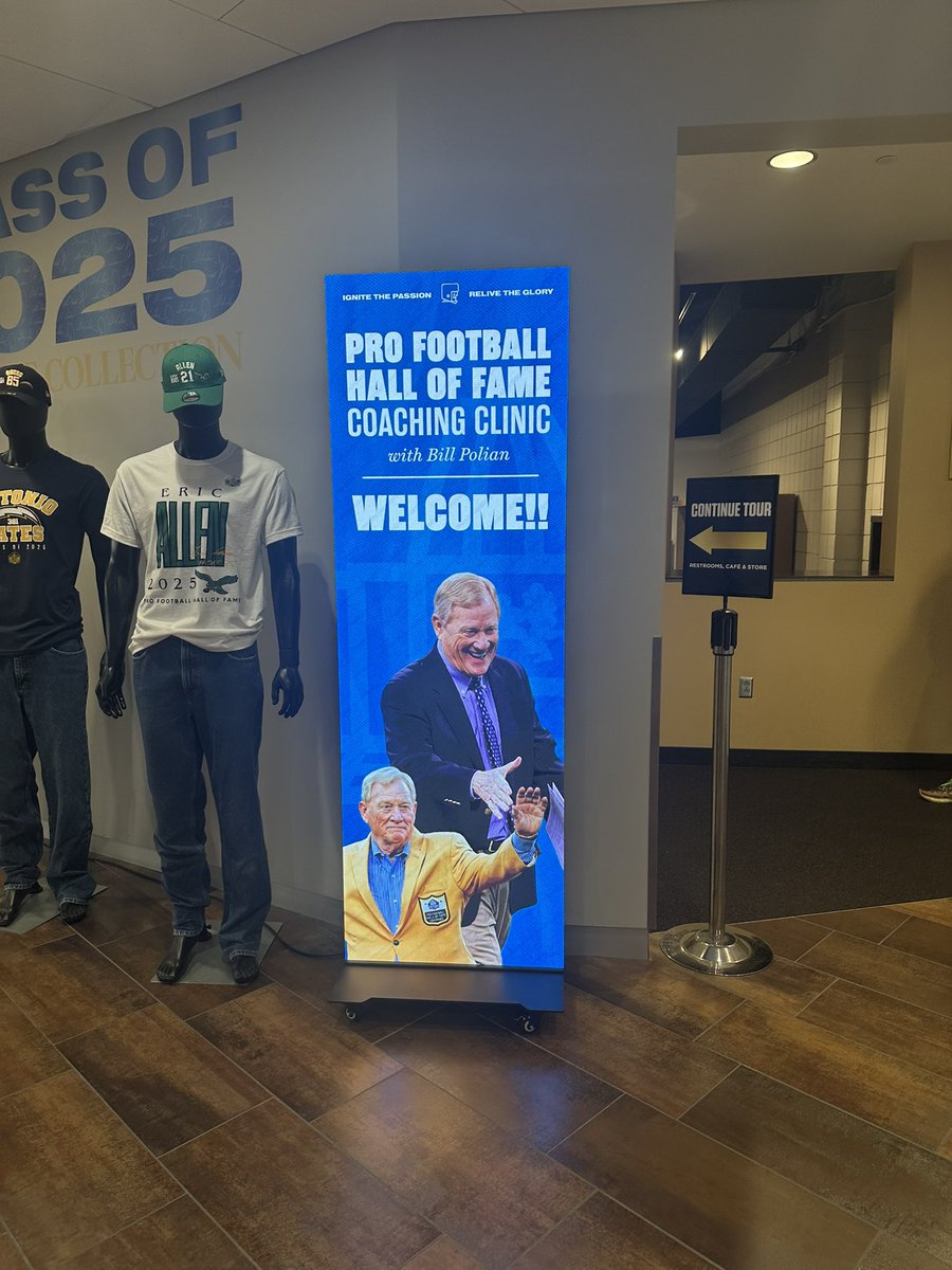 BrianPolian's tweet image. Thank you to the @ProFootballHOF , the guest speakers, and the all the coaches who joined us last night for the clinic. A great opportunity to improve and celebrate the NE Ohio community of coaches!