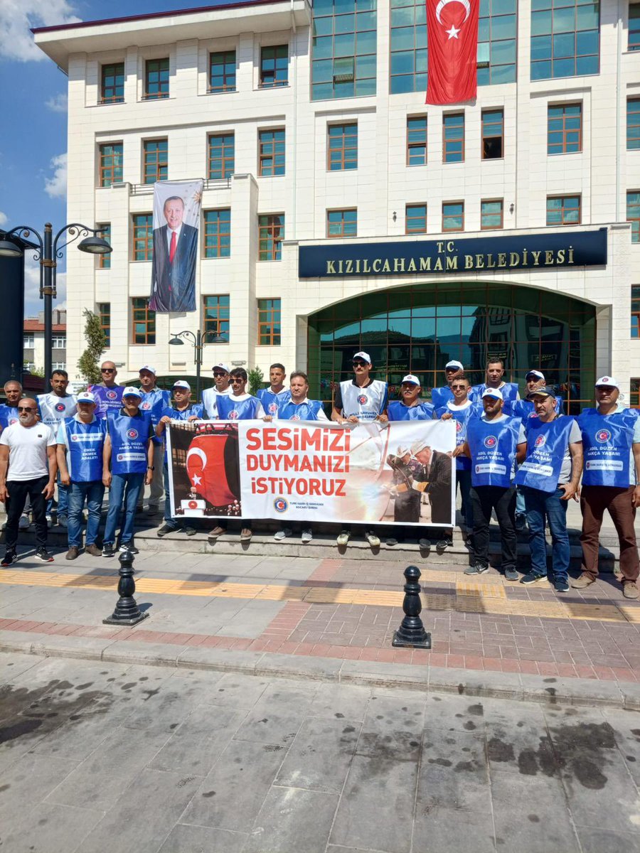 msbisci's tweet photo. Harb-İş Sendikası  savunma sanayii işçileri olarak 11-13 Temmuz’da AK Parti kampının yapıldığı Kızılcahamam’dayız! Sesimizi duymayanlara, kamp kurdukları yerden haykırıyoruz:

ZAFER DİRENEN EMEKÇİNİN OLACAK!
@MuratYlcnkaya_ @harb_is @turkiskonf @hakiskonf @RTErdogan @memetsimsek @isikhanvedat @devletsert @dbdevletbahceli @saffetsancakli @HMBakanligi @csgbakanligi