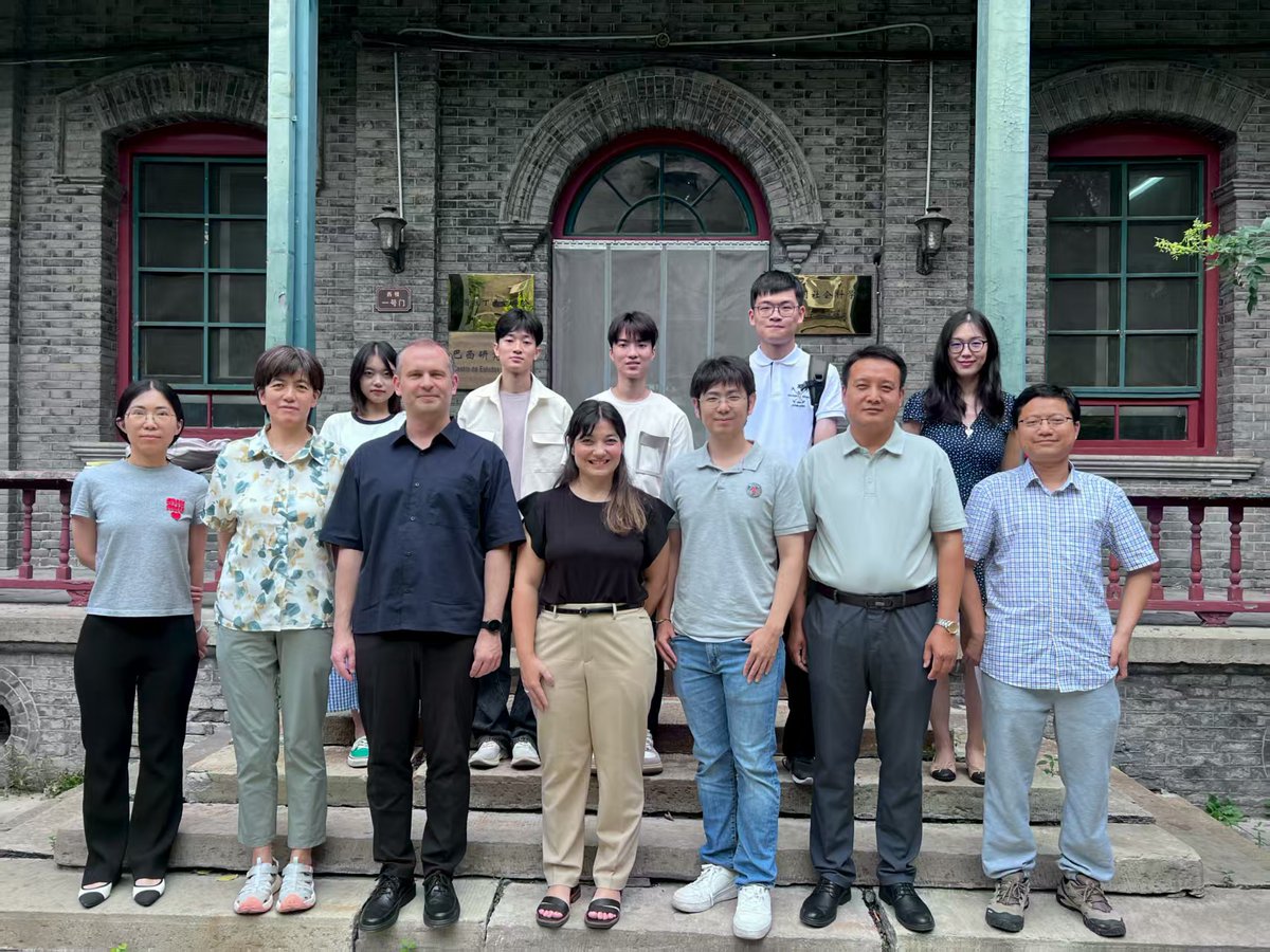 mvilaseoane's tweet photo. ¡Excelente semana en Beijing!
Presenté un artículo en la 22da conferencia de investigación sobre la Internet china, organizada en la Universidad de Pekín.
También impartí una ponencia en el Instituto de Estudios Latinoamericanos de la Academia china de Ciencias Sociales. https://t.co/t6DSIjpCKw