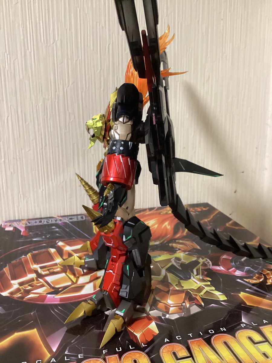 gunplafree's tweet photo. #ジェネシックガオガイガー
アマクニテック？のジェネシックを全塗装➕水転写で仕上げ。
色々失敗もしたけど楽しく作れました。 https://t.co/9nWWOBfCD2