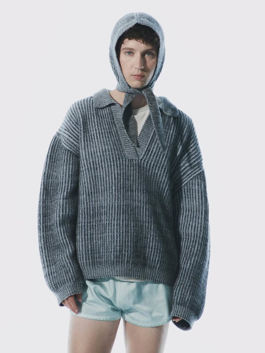 UpdatedTS's tweet image. Troye photographed for Vogue to showcase the latest TLY textile collection 🩶