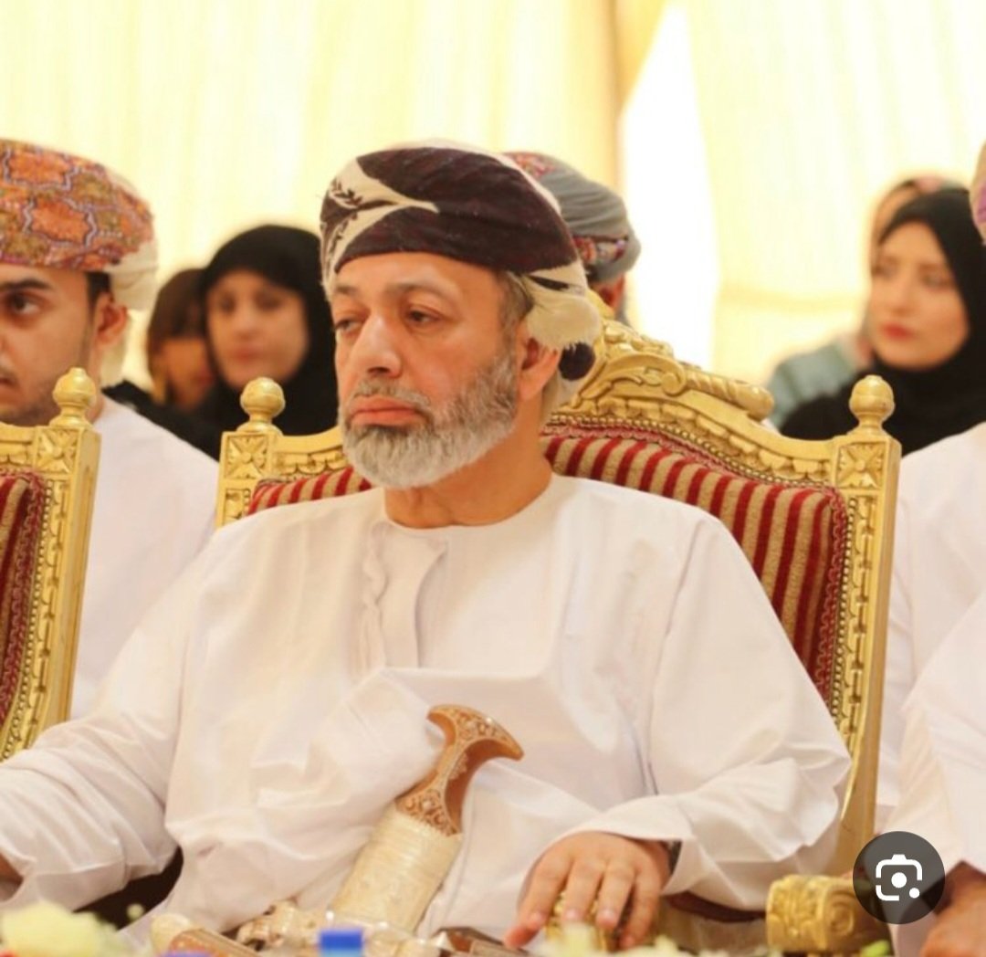 نتقدم بالعزاء لأسرة فضيلة الشيخ العلامة سعيد بن خلف الخروصي رحمه الله، في وفاة الشيخ محمد الذي وافته المنية وهو يخطب خطبة الجمعة اليوم.
هنيئا له هذه الخاتمة وفي هذا اليوم المبارك
وعظم الله أجركم وصبركم على فقدكم وإنا لله وإنا إليه راجعون.