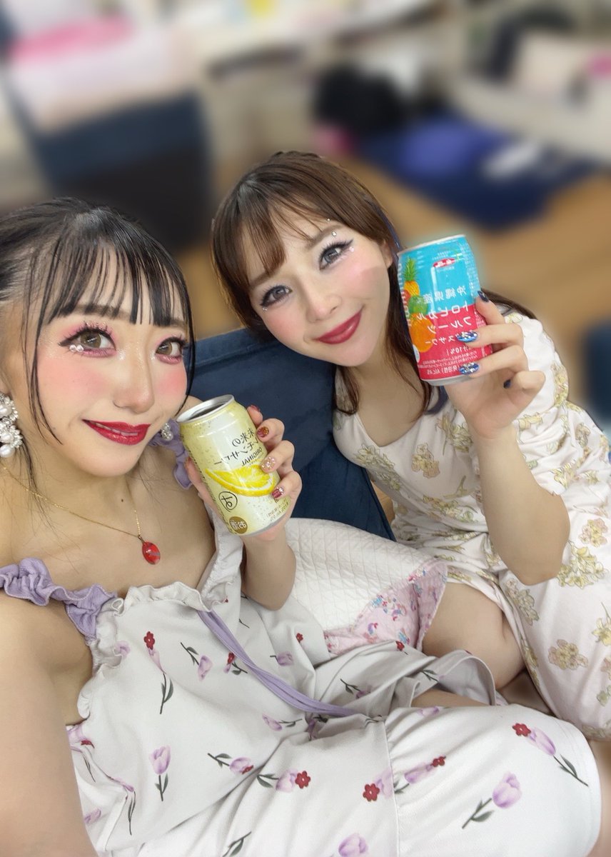 shiratori_swan1's tweet photo. 浅草ロック座「The Play」2nd11日目⛩️本日もご来場いただきましてありがとうございました🙇‍♀️皆様のおかげで大入りをいただくことができました㊗️
皆んなが楽しそうに観てくれるおかげですわんはんも毎日熱い気持ちで楽しく踊れてるよ💃
今日で折り返し。今日のビデオを観て反省会です…😭
また明日〜😉 https://t.co/5AIqBrGHZP