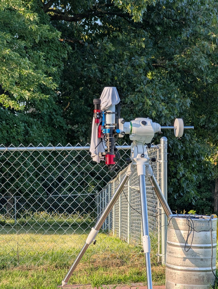"Tiffany, why is there a shirt over your telescope?"

Just getting my flats before work.