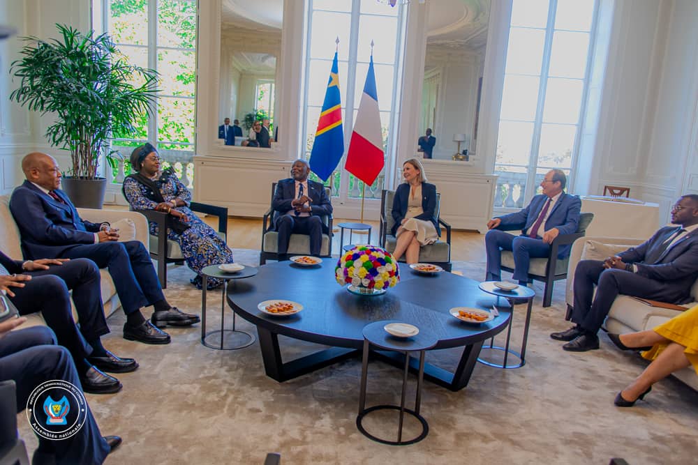 AssembleeNatRDC's tweet image. En marge de la 50 ème session de l'APF, le Président Vital KAMERHE a échangé en tête-à-tête avec son Homologue français Yaël Braun Pivet sur l'évolution de la situation sécuritaire en République Démocratique du Congo et le renforcement de la coopération parlementaire bilatérale.