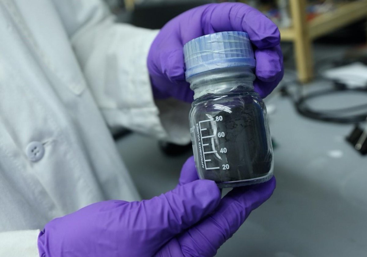 FECMgov's tweet image. NEWS! @NETL_DOE received funding from @ENERGY’s Critical Materials Innovation Hub to expand research that transforms single-use water bottles and other waste plastic into a valuable, unconventional feedstock for manufacturing high-quality graphite. 👉 bit.ly/3ICnJFl