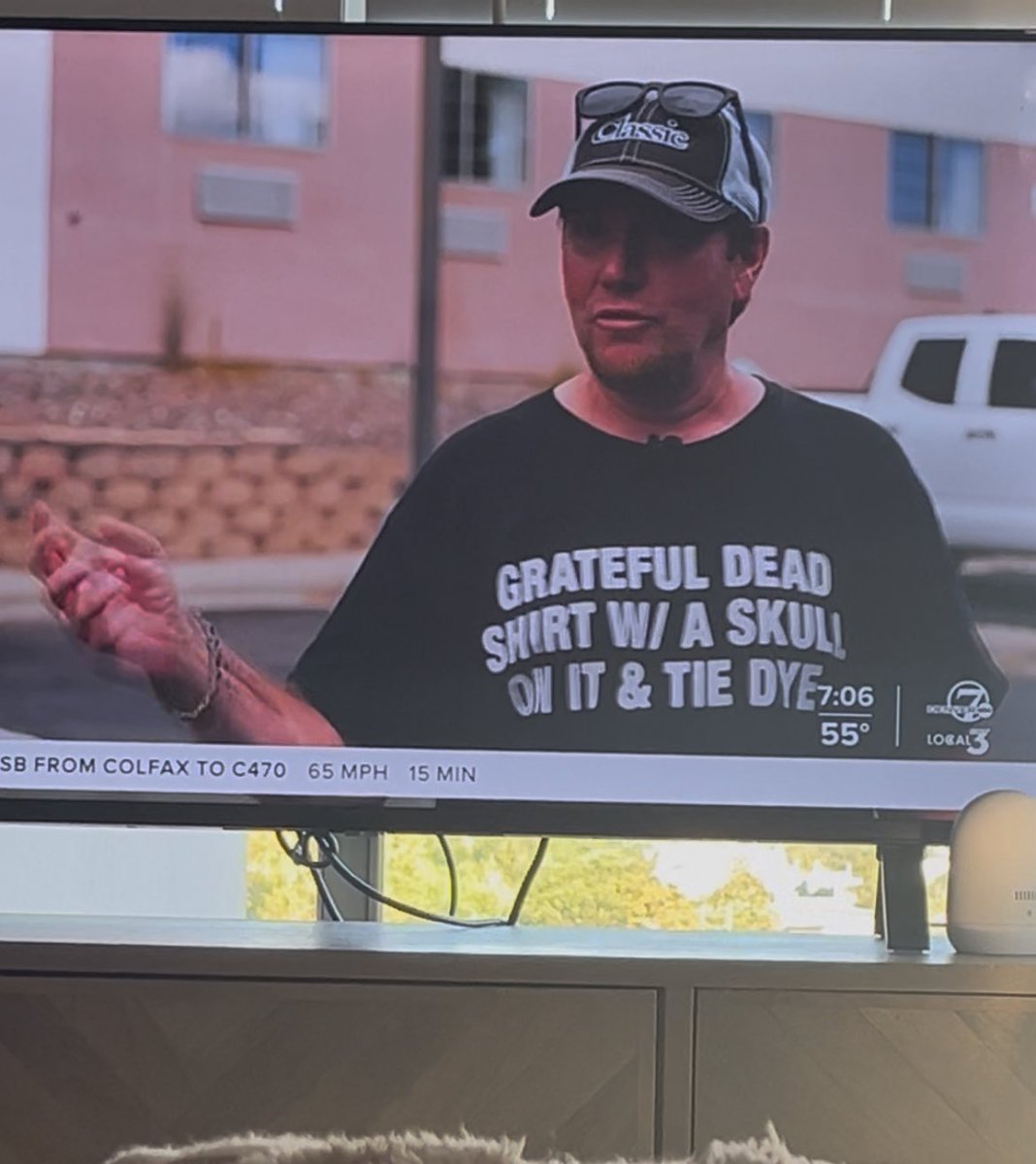 DangOlDreamMan's tweet photo. Homeless Denver dude’s shirt on the morning news https://t.co/Ki3DjTfIYJ