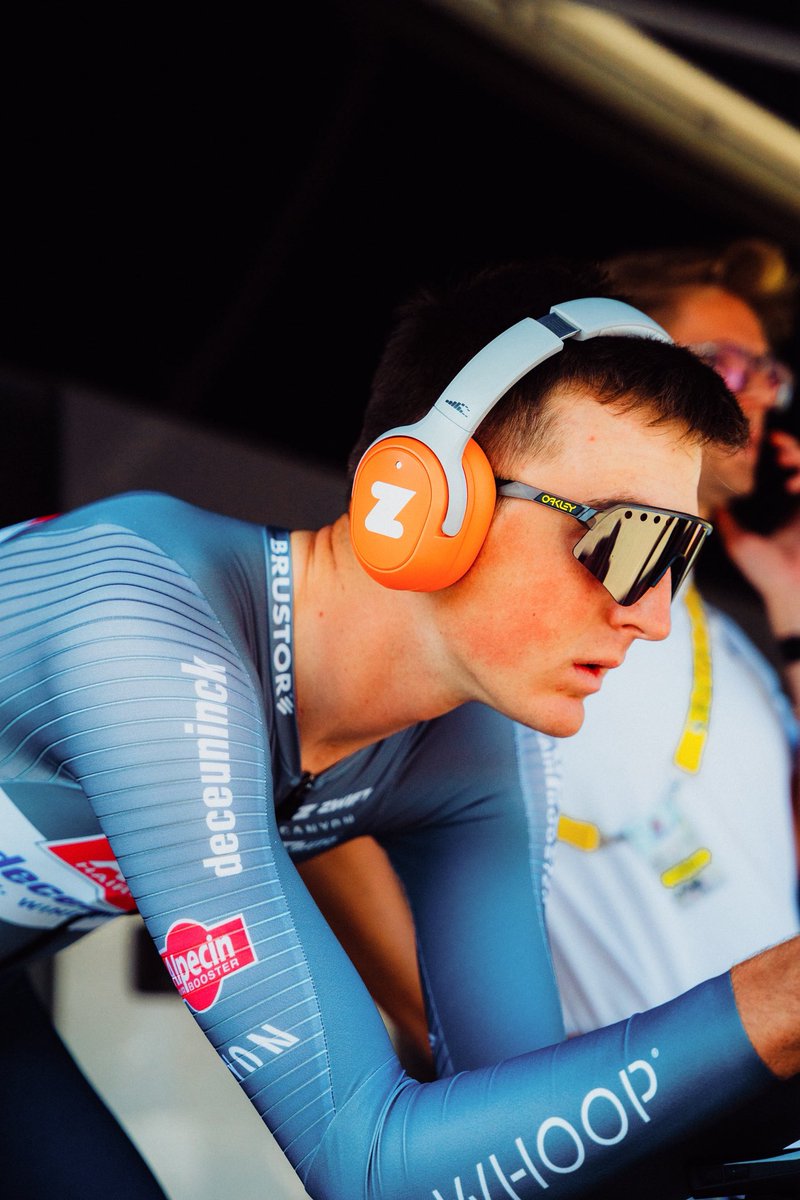 AlpecinPT's tweet photo. @gozwift x @h2o_audio headphones are out! 🎧🧡
Discover them here:
https://t.co/IykdHcWjK4
#AlpecinDeceuninck #Zwift #H2Oaudio https://t.co/yjISCulNgw