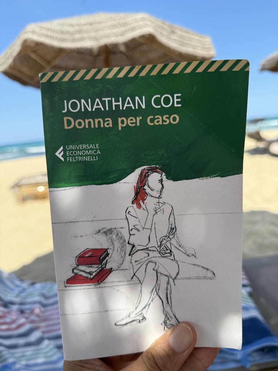 Aldito11's tweet image. Ironico, drammatico, profondo. Un dialogo di Jonathan con il lettore. Consiglio per chi ha avuto con me scambi di opinioni librarie su questo social, e per chi apprezza lo spirito British.