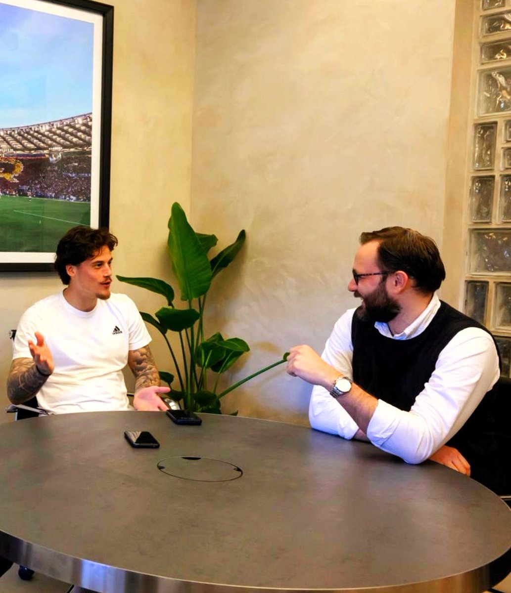 “Non capisco la fretta per il rinnovo, ho un contratto fino al 2027. Non c’è bisogno di fare casino. Sembra che questa vicenda importi più a voi che a me. I soldi contano ma il posto in cui stai bene e in cui vedi un progetto conta di più. 
Voglio restare alla Roma al cento per