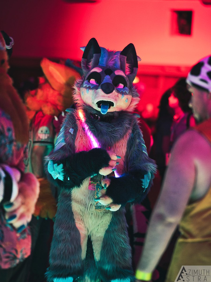 Wanna join me on the dance floor~?

📸 : <a href="/AzimuthAstra/">Azimuth</a>