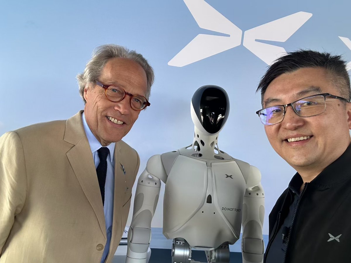brianxpeng's tweet image. Just wrapped up an incredible day at @fosgoodwood ! This time we bring two dynamic debuts, the new XPENG G6 and P7+ to Europe. The most interesting thing is introducing IRON to the Duke of Richmond. Yes, he loves it! $XPEV