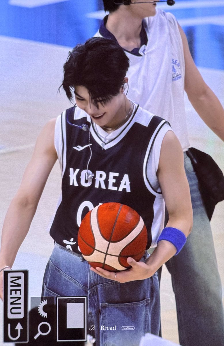 250711 pre.

전신사진 그거 어케 참는데 …….. 🏀

#박건욱 #PARKGUNWOOK #パクゴヌク #제로베이스원 #ZEROBASEONE #ZB1