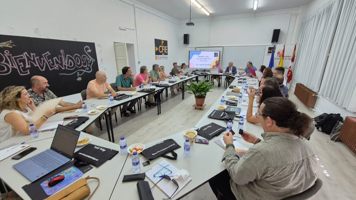 Encuentro de la red de formación en <a href="/CFIE_CR/">CFIE Ciudad Rodrigo</a> con el objetivo de analizar el curso 2024-25 y planificar las líneas de actuación 2025-26. Un espacio de trabajo colaborativo orientado a la reflexión, la mejora continua y la toma de decisiones en el marco de la #formaciónCyL.