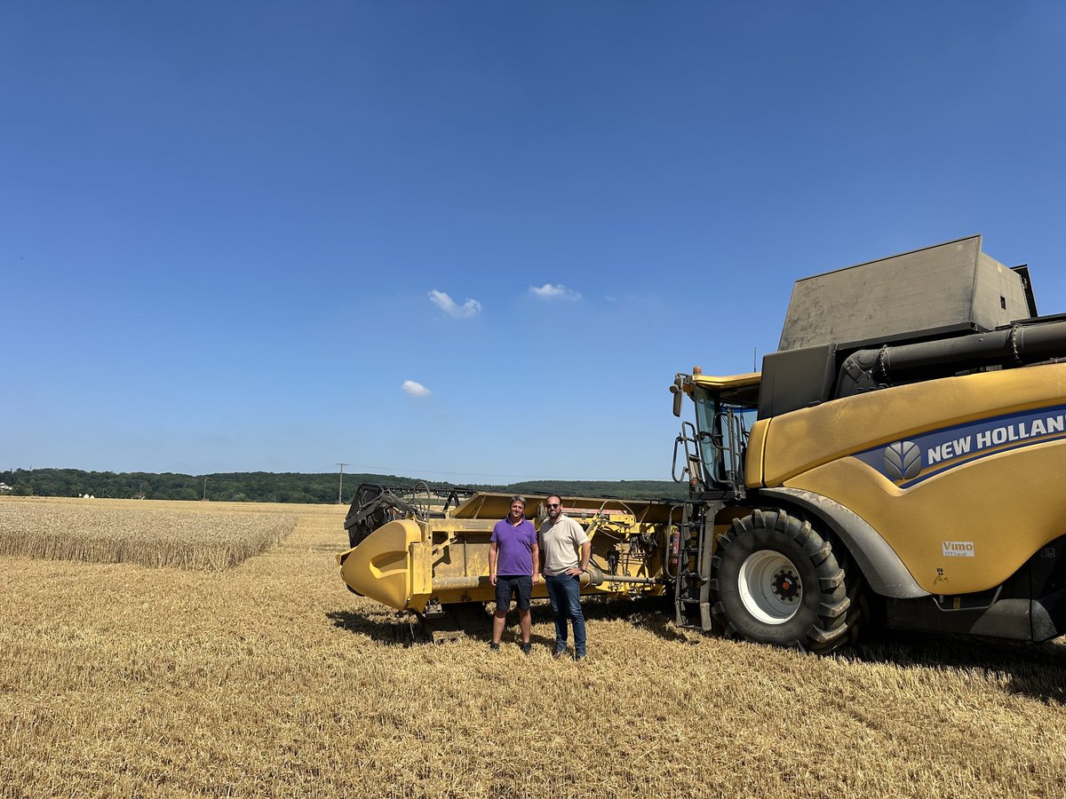 🌾Le #Valdoise engagé aux côtés de ses agriculteurs !
🌿Ce matin, Paul Dubray, Conseiller départemental en charge de la Ruralité et des Relations avec le monde agricole, s’est rendu à #Vigny à la rencontre de Fabrice Mauger, producteur de blé, agriculteur de père en fils.

🚜En