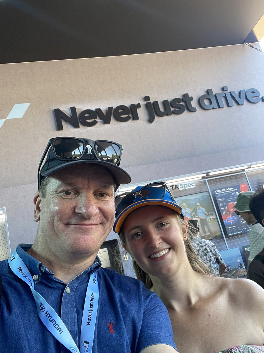 ross woods tweet media