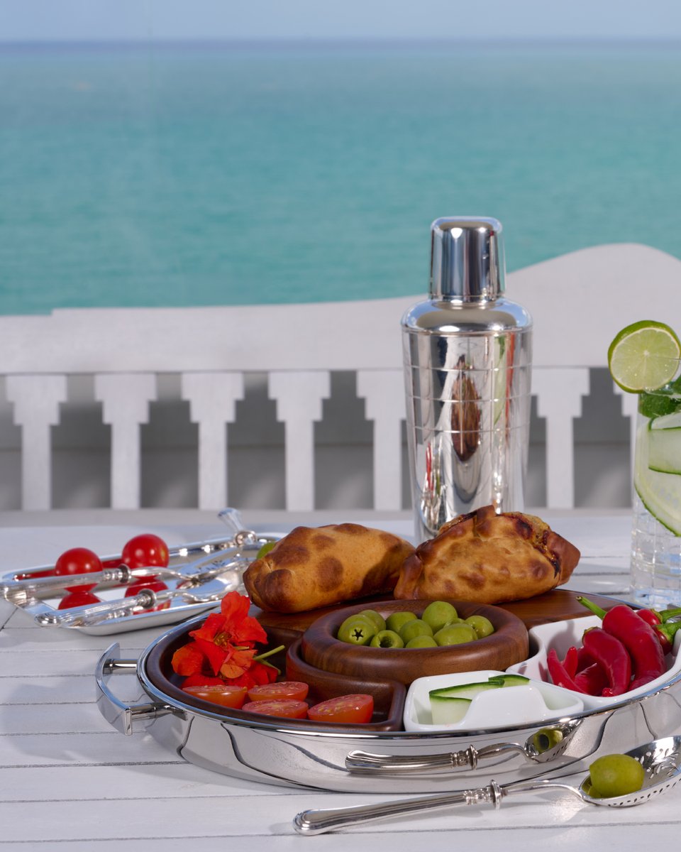 Grace Faena is a fashion designer with a passion for fine craftsmanship. With a martini in hand from the Graphik shaker and her table dressed in #Christofle’s luminous creations, she transforms every gathering into a radiant moment. christofle.com.
#GreetingsFromFlorida