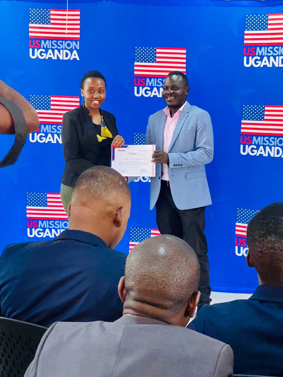 MercyTwino's tweet image. "Welcome to Foreign Policy" is a slogan you will hear over and over again when/if you join the life-changing Foreign Policy Analysis class by Prof. Ahmed Hajji of @CPSS_Ug, thanks to @usmissionuganda. 🇺🇸
Here to show gratitude for how much I learnt in this course. 🤝🏽