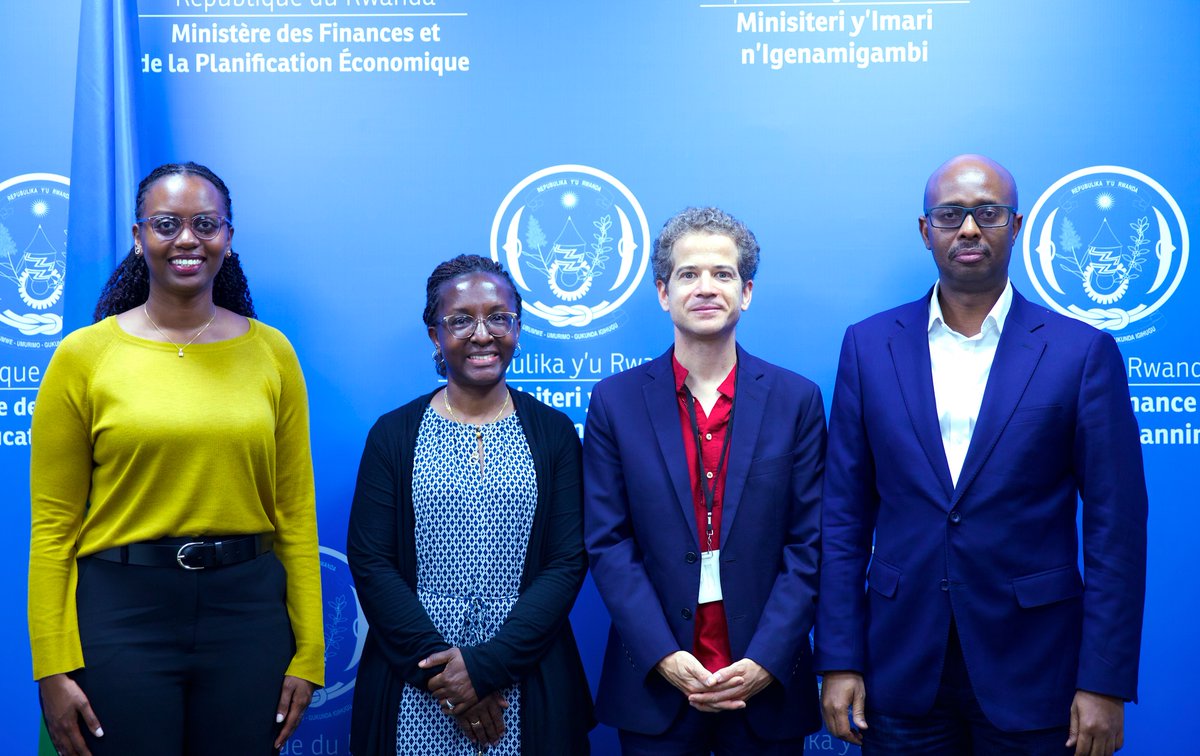RwandaFinance's tweet image. Today, we welcomed Mrs. Anthea Manasseh, the new @AFD_France Country Director to Rwanda. We had productive discussions on strengthening the growing partnership between Rwanda and Agence Française de Développement, focusing on key priorities under the 2024–2026 framework,…