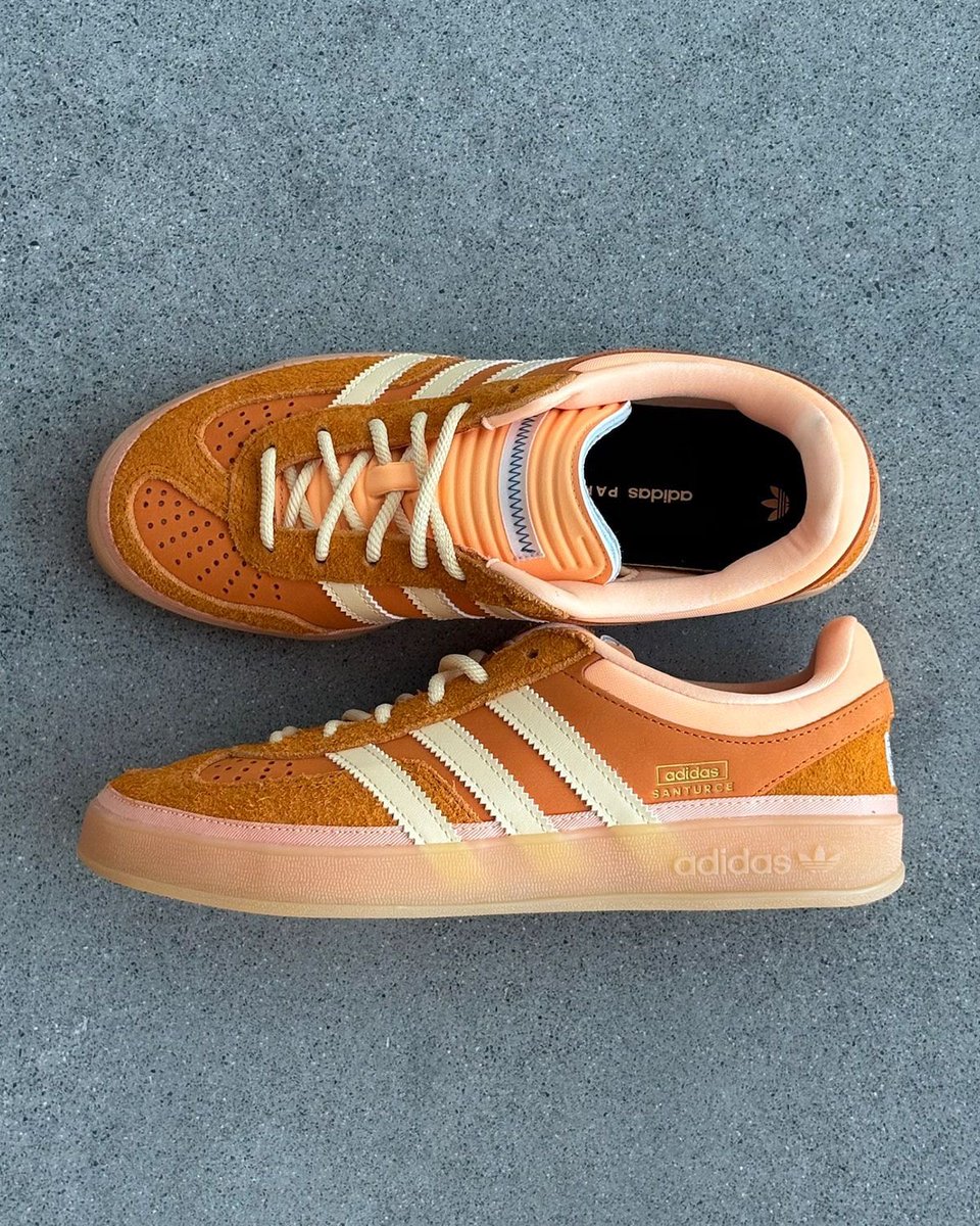 badbunnynetwork's tweet photo. Dos nuevos colorways de las Bad Bunny x Adidas Gazelle estarán disponibles HOY en Puerto Rico para la residencia. 
— El Yunque 💚
— Santurce 🧡 https://t.co/rSJQoRq0ED
