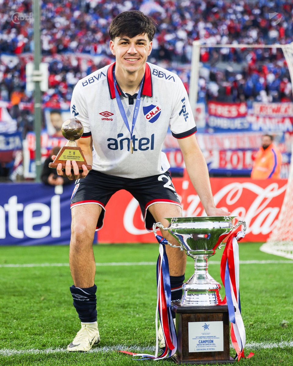 Gonzalo Petit se va por un dinero acorde al talento generacional que es; seguramente, el mejor juvenil que vi en Nacional.

Un perfil de jugador que hacía años no aparecía. Duele no poder verlo (al menos) hasta fin de año en Nacional.

Toca romperla en España, tiene con qué.