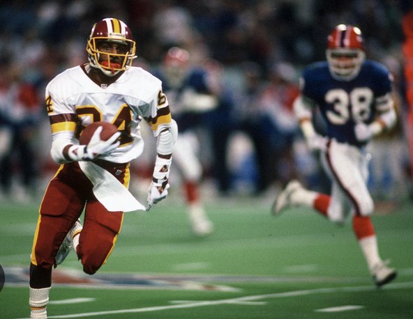 LIVE!!!
Sports Branding Substack. Quick Takes 2.  
Hail to the Redskins?
Washington Football Team?
Commanders? 
A critique of the Commanders 1992 Super Bowl XXVI Championship re-introduced uniforms. 
What's old is new... again and again. 
Take the poll!
sportsbranding.substack.com