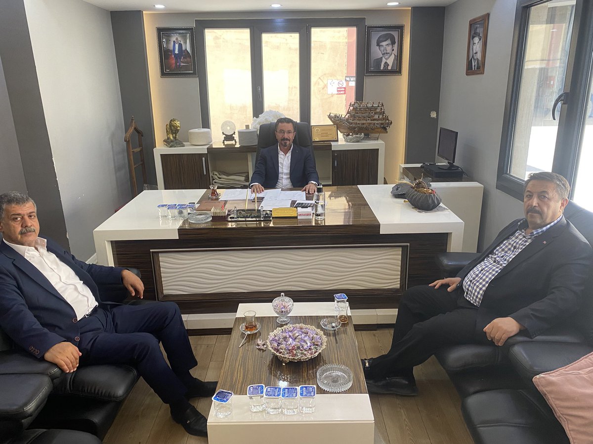 Ak Parti karaköprü ilçe yönetim kurulu üyemiz ve Şanlıurfa ticaret odası meclis Üyesi iş adamı <a href="/ibr_halil_aslan/">İbrahim Halil Aslan</a> ziyaret ettik.İlgi ve alakasından dolayı çok teşekkür ederiz. <a href="/alikilicgtv/">ALİ KILIÇ</a>