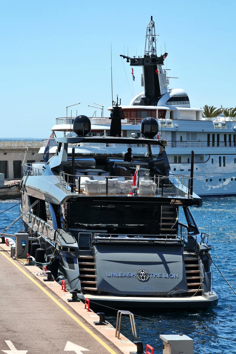 SalaStampRacing's tweet image. #F1 Tutti al mareee! In Sardegna avvistati gli yacht di #maxverstappen e #TotoWolff, sapremo magari prossimente da una Spa se si saranno incrociati nei nostri splendidi mari, finendo in rotta di collisione verso una firmetta con sguardo al futuro? O solcando italiche acque…