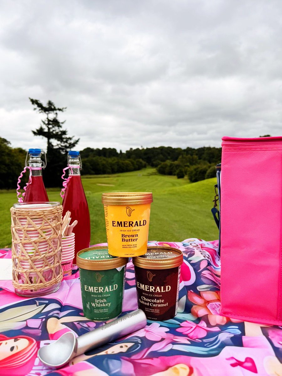 Irish_IceCream's tweet photo. We were delighted to support @GolfRathsallagh for their recent Ladies Play in Pink Day. 🩷 They raised over €8,000 for the National Breast Cancer Research Institute. Well done to all involved. 👏 

#EmeraldIceCream https://t.co/5K9e9EgmQ3