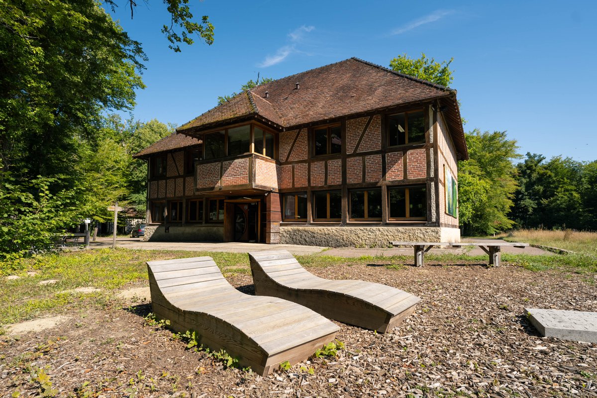 Le Département cède aujourd'hui gratuitement la Maison du Parc au Parc naturel régional de la Forêt d'Orient. D'ambitieux travaux de modernisation s'en trouveront facilités. P.Pichery président CD10 et J.Cervantes président PNRFO ont présenté ce matin aux médias l'avenir du site.