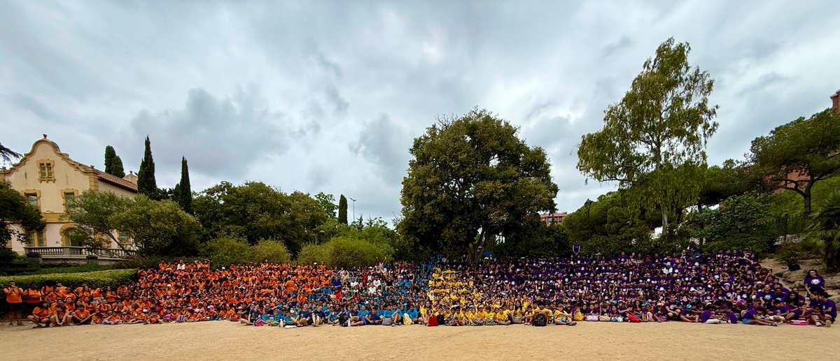Felipe Campos Rubio (@felipecamposlh) on Twitter photo Moments de fer balanç, arriba el final d’una etapa, el curs escolar acaba i amb ell el reconeixement a totes les entitats de #lleure i #AccióSocial de la nostra ciutat de #LHospitalet.
Com a President del <a href="/ConsellEsplaiLH/">Consell de l'Esplai de l'Hospitalet</a> després de 10 anys, emociona veure que la Festa de Moments de fer balanç, arriba el final d’una etapa, el curs escolar acaba i amb ell el reconeixement a totes les entitats de #lleure i #AccióSocial de la nostra ciutat de #LHospitalet.
Com a President del <a href="/ConsellEsplaiLH/">Consell de l'Esplai de l'Hospitalet</a> després de 10 anys, emociona veure que la Festa de