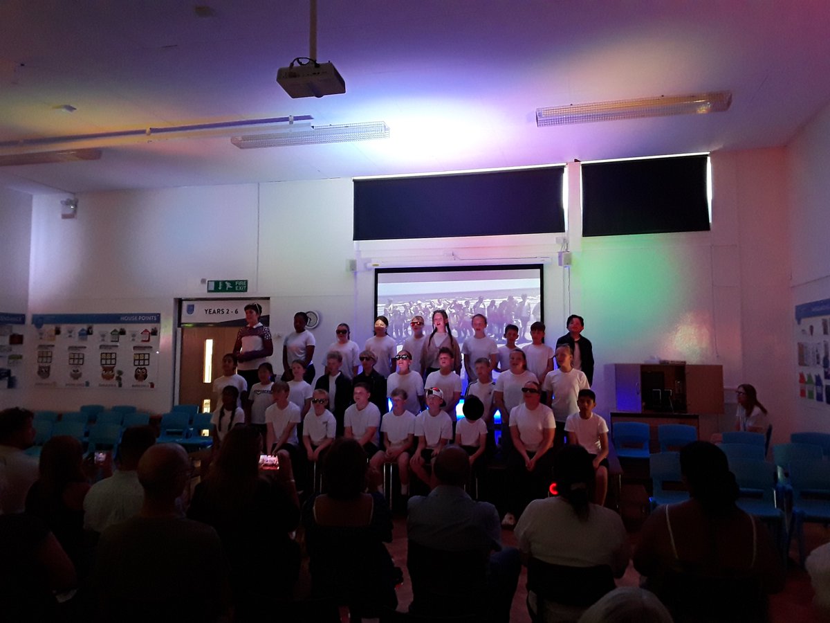 Our amazing Year 6 children put on 2 fantastic performances for their adults today. We couldn't be prouder of them! Well done Year 6 - you smashed it! 🙌🎶🎭