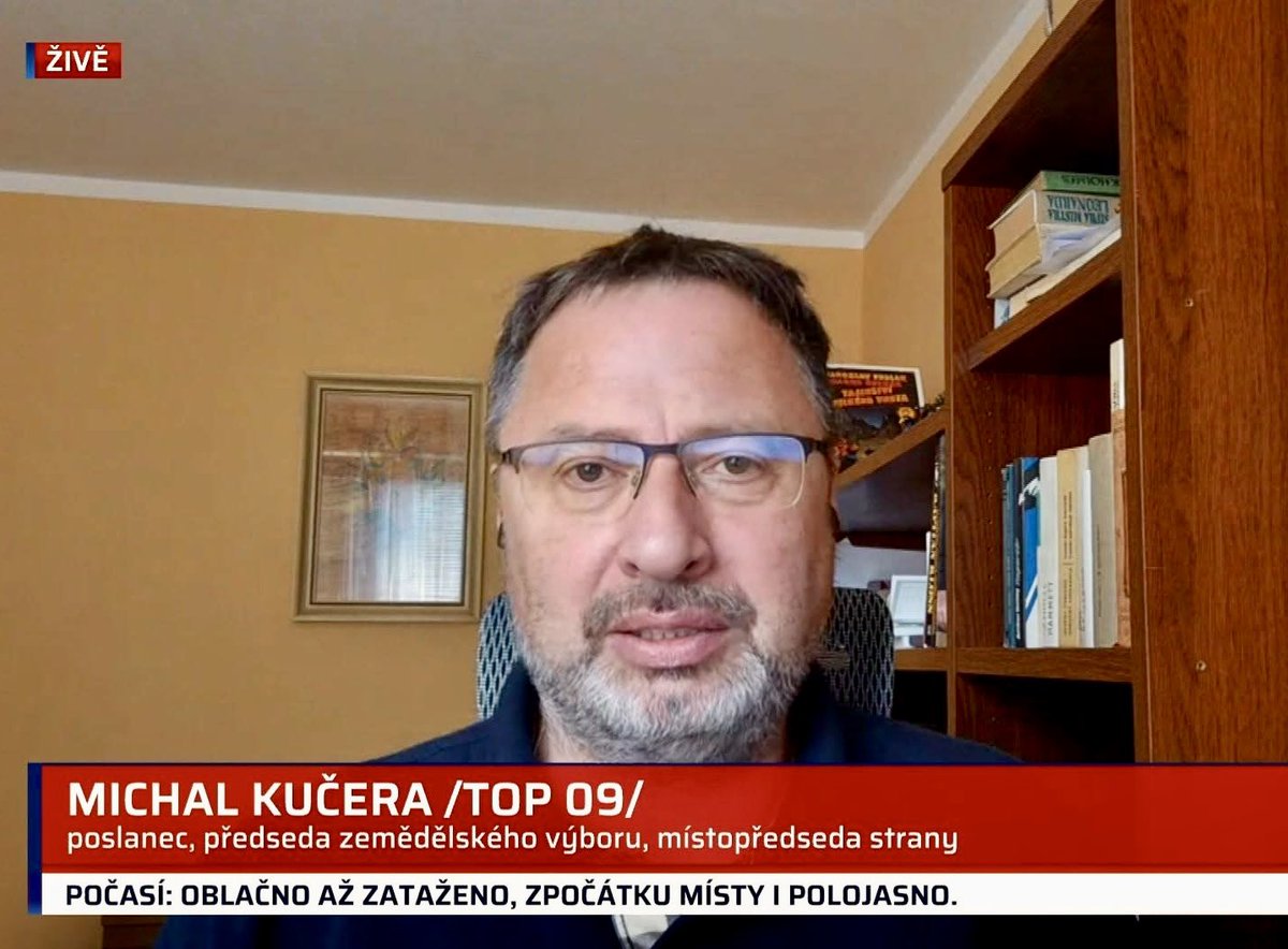 MichKucera's tweet image. Ceny potravin rostou ne kvůli vyšším nákladům, ale kvůli monopolům miliardářů. Ano, například Andrej Babiš by mohl zlevnit. Chce jen dotace, ale rýžuje z vysokých cen.
Tip, jak s tím bojovat: Kupujte od místních řezníků a pekařů. Podpořte regionální producenty a kvalitu! 🥖🥩