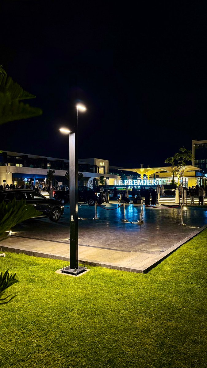 لكي تسير الحياة لا تفسر كل شيء ولا تدقق 
في كل شيء ولا تحلل كل شيء أستمع ثم أبتسم 
ثم تجاهل.