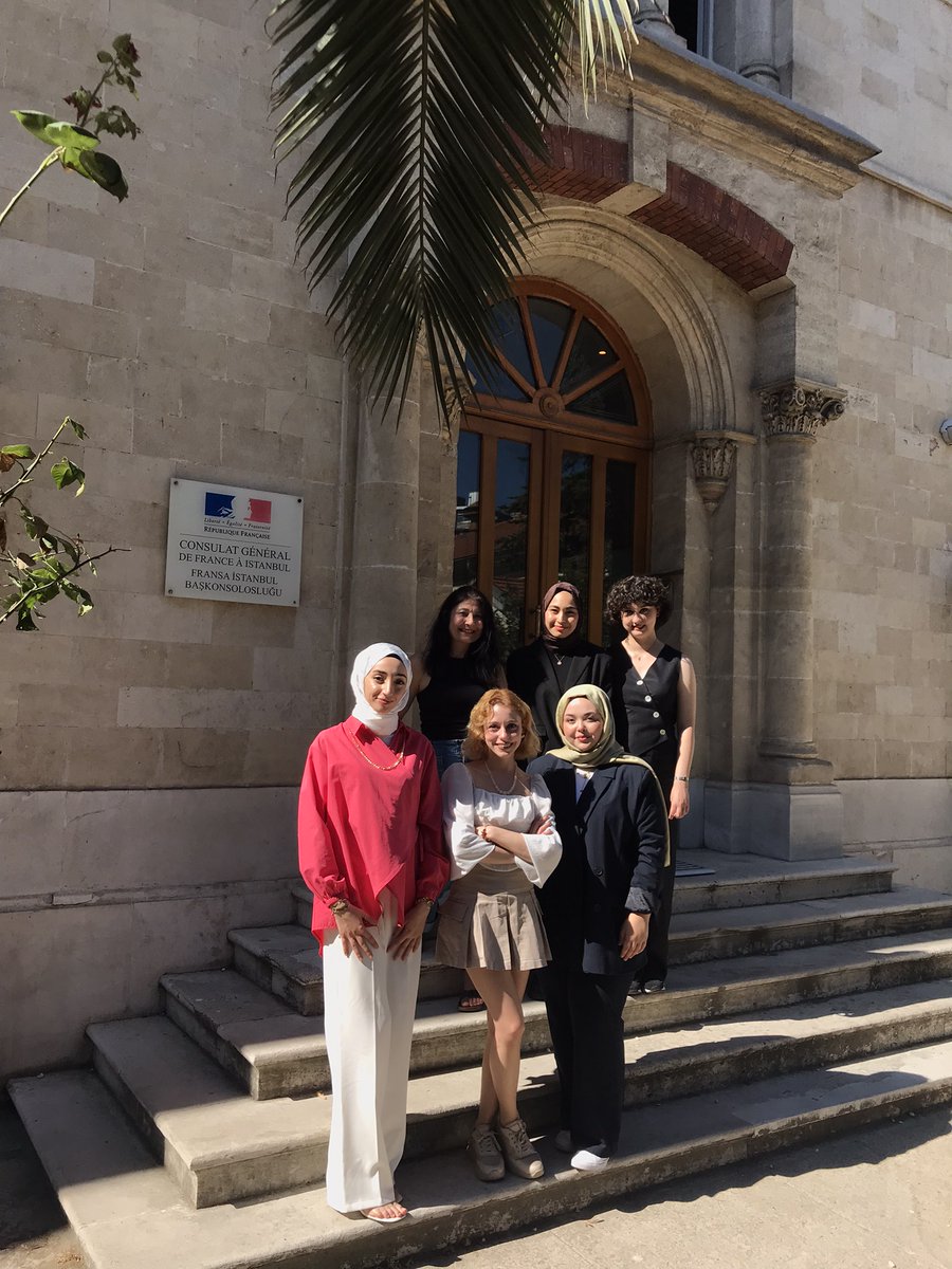 SistersLab - Bilim ve Teknolojide Kadın Derneği (@sisterslaborg) on Twitter photo 🎙 8 Temmuz’da SistersCast’in yeni bölümünün çekimini, Fransa Büyükelçiliği ( <a href="/FranceaIstanbul/">La France à Istanbul - Fransa Ist Başkonsolosluğu</a> ) binasında yer alan podcast stüdyosunda gerçekleştirdik.
Bu bölümde konuğumuz bilim iletişimi alanında önemli bir faaliyet yürüten Hypatia Bilim ( <a href="/HypatiaBilim/">Hypatia Bilim</a> ) topluluğunun 🎙 8 Temmuz’da SistersCast’in yeni bölümünün çekimini, Fransa Büyükelçiliği ( <a href="/FranceaIstanbul/">La France à Istanbul - Fransa Ist Başkonsolosluğu</a> ) binasında yer alan podcast stüdyosunda gerçekleştirdik.
Bu bölümde konuğumuz bilim iletişimi alanında önemli bir faaliyet yürüten Hypatia Bilim ( <a href="/HypatiaBilim/">Hypatia Bilim</a> ) topluluğunun