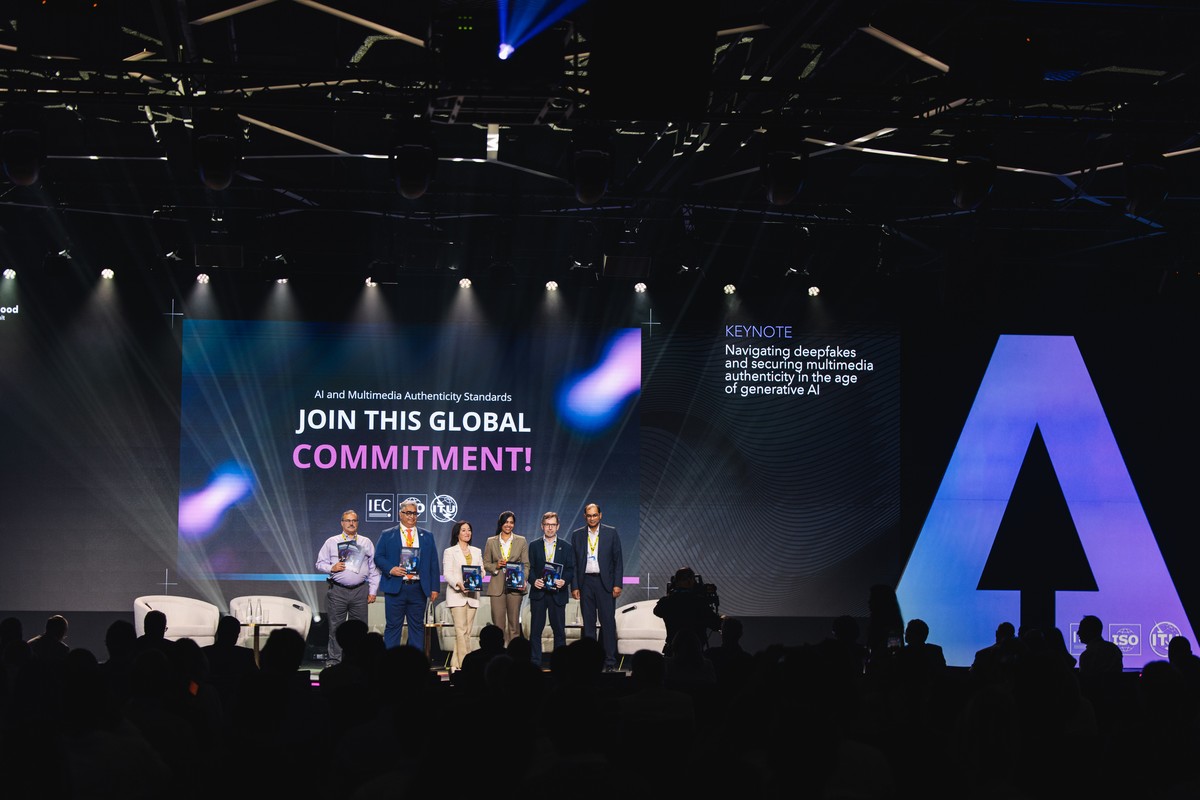 AIforGood's tweet image. The #AIforGood Global Summit continued this afternoon on Center Stage with powerful sessions highlighting how #AI is driving #socialimpact, transforming food systems, #skilling the global workforce, and powering the clean #energy transition.
This afternoon’s sessions featured:…