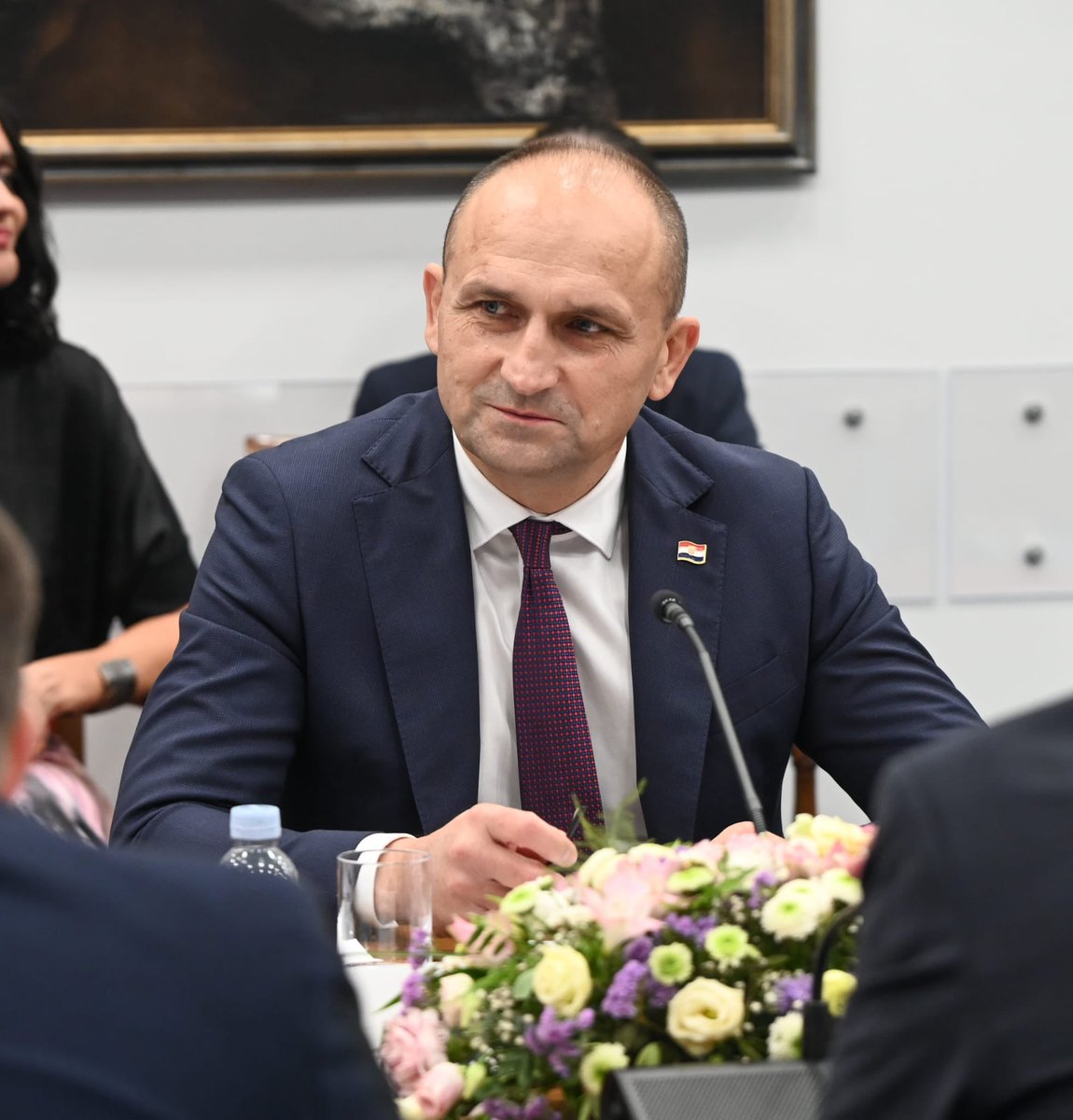 ivananusic12's tweet image. Saborski Odbor za obranu jednoglasno je podržao prijedloge izmjena zakona @MORH_OSRH kojima se uvodi temeljno vojno osposobljavanje (TVO), kao i nacrt Strategije obrane RH te Dugoročni plan razvoja #OSRH. U ponedjeljak ćemo zakone i strateške obrambene dokumente raspraviti i na…