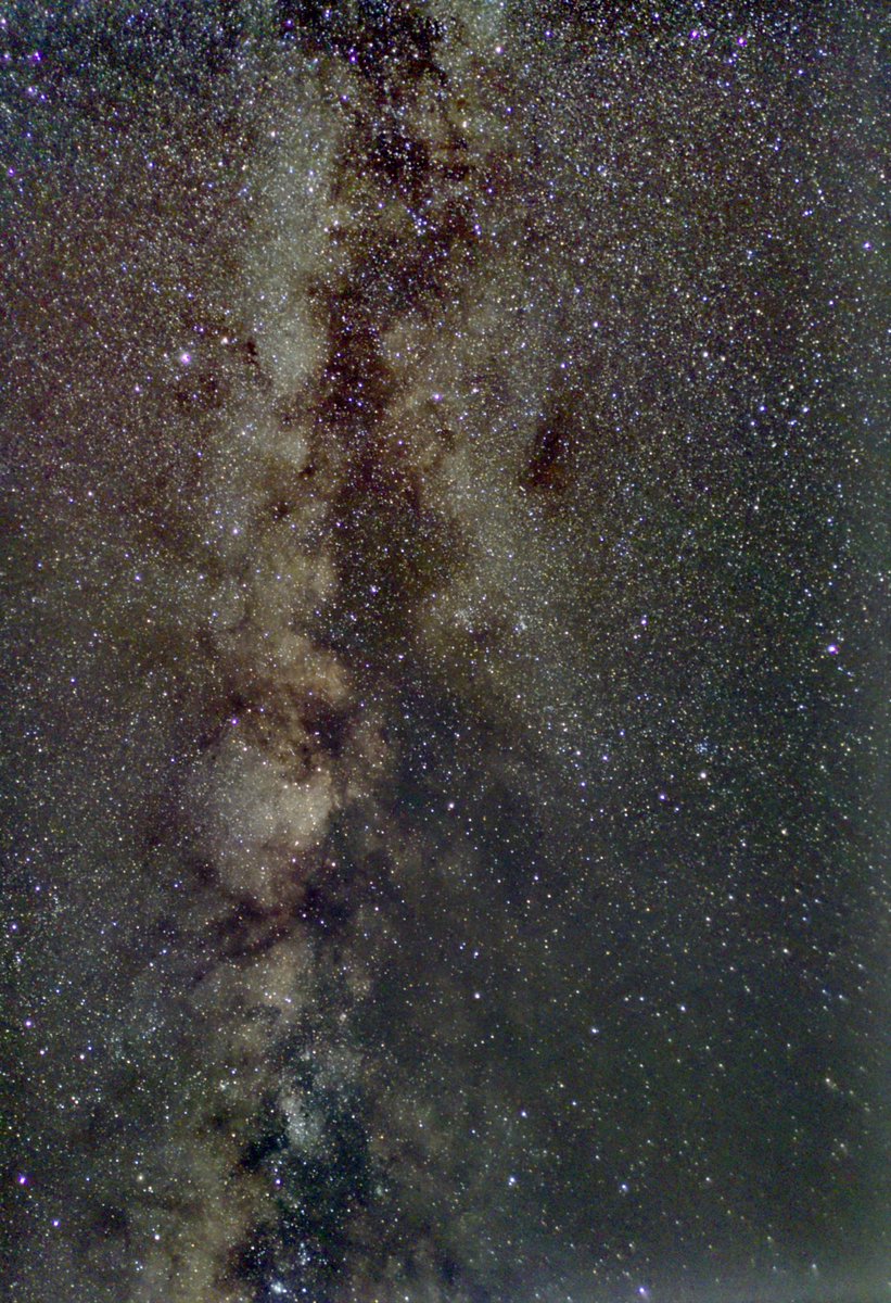 astronomer_g15's tweet image. Milkyway captured with smartphone. 6 October 2024. Xiaomi Mi 10T, Stock Cam App. 300 lights (10s, ISO 1600) and 30 flats stacked in Sequator and processed in Siril, Graxpert and ACDSee. Location: Abbottabad, Pakistan.