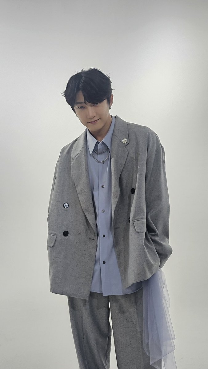 taeju_tomato's tweet image. 明日。誰よりもはやく千秋楽を迎えます！

大大大MAXの先輩アツヒロさんと
素敵な先輩の方々から
またいっぱい教えていただきました。

そして優しいお客さんのおかげで
最高の思い出を作れました！
明日の本番！いっぱい楽しみましょう！

「本物」の皆さん！ありがとう！！

 #ビロードのうさぎ