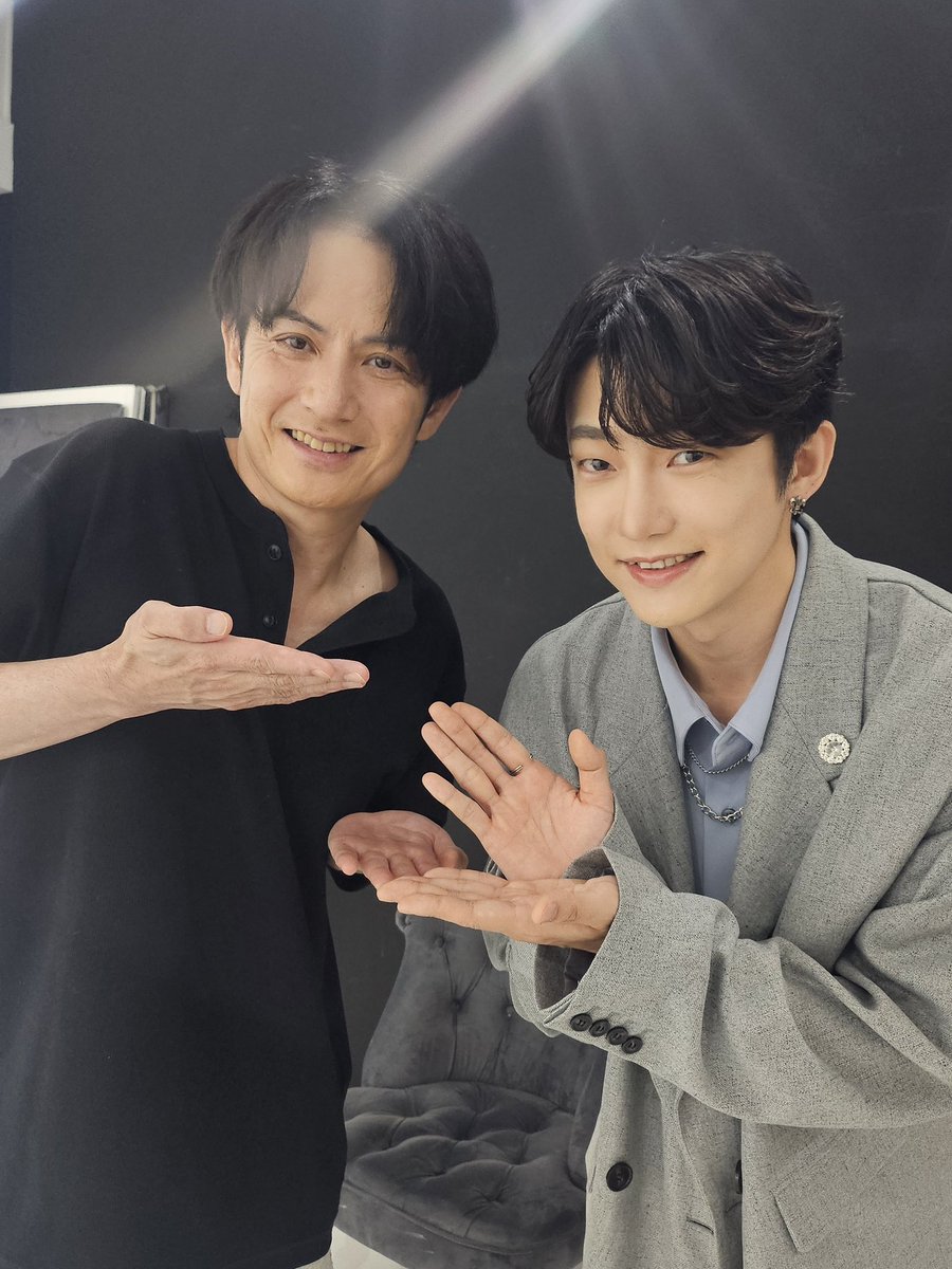 taeju_tomato's tweet image. 明日。誰よりもはやく千秋楽を迎えます！

大大大MAXの先輩アツヒロさんと
素敵な先輩の方々から
またいっぱい教えていただきました。

そして優しいお客さんのおかげで
最高の思い出を作れました！
明日の本番！いっぱい楽しみましょう！

「本物」の皆さん！ありがとう！！

 #ビロードのうさぎ