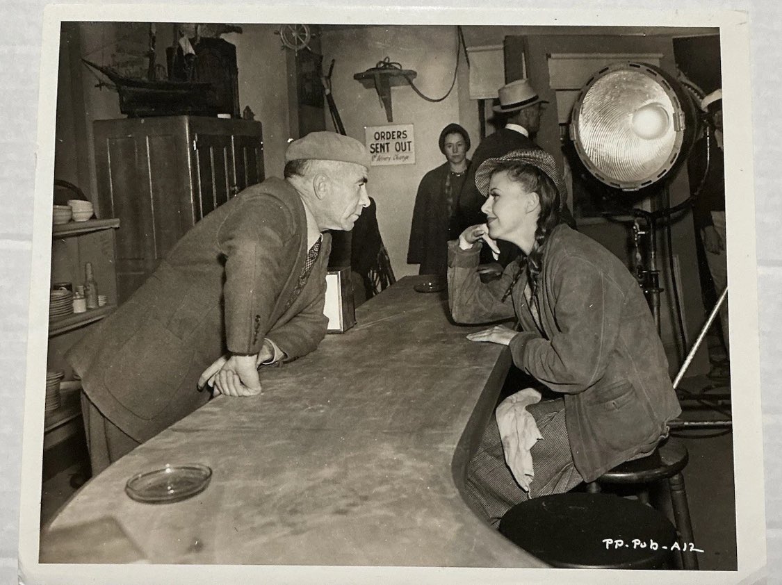 themoderns_'s tweet image. A new-to-me photograph of Gregory La Cava with Ginger Rogers on the set of Primrose Path (1940)