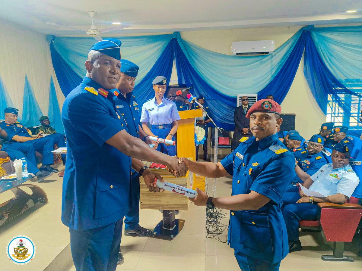 NigAirForce's tweet image. “Bring clarity to uncertainty, foresight to decision making" - CAS charges graduands at NAF intelligence course
The Chief of the Air Staff (CAS), Air Marshal Hasan Bala Abubakar, has urged officers of the Regimental Intelligence and Security Officers Course 4/2025 to bring…