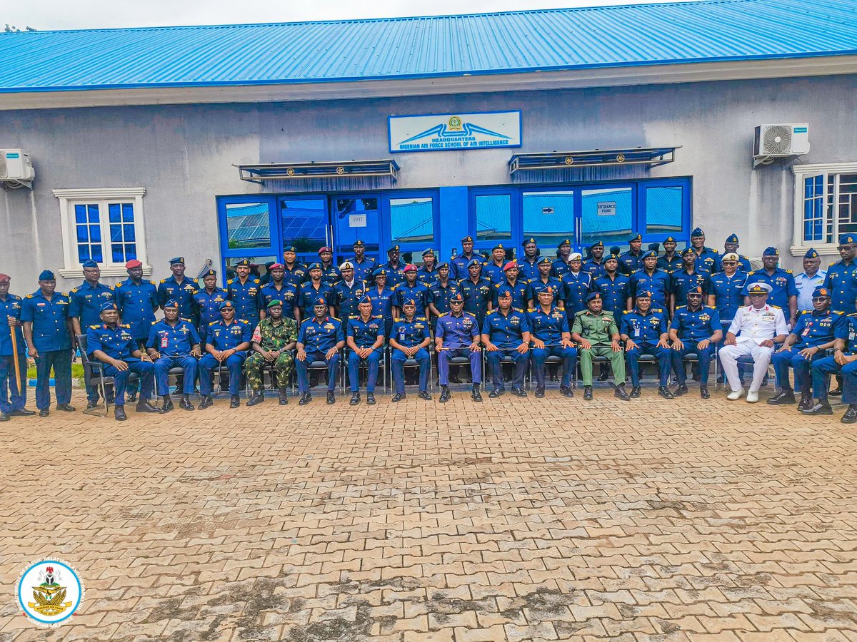 NigAirForce's tweet image. “Bring clarity to uncertainty, foresight to decision making" - CAS charges graduands at NAF intelligence course
The Chief of the Air Staff (CAS), Air Marshal Hasan Bala Abubakar, has urged officers of the Regimental Intelligence and Security Officers Course 4/2025 to bring…