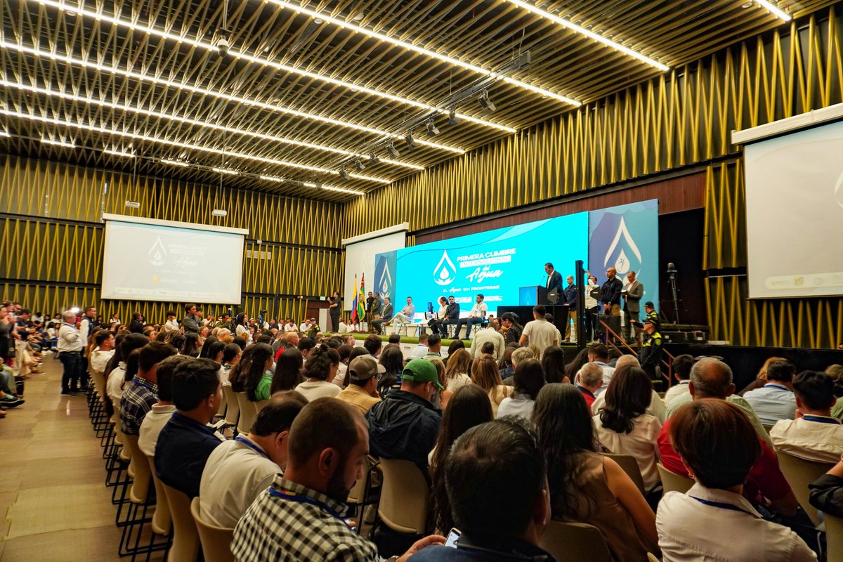 NEOMUNDOBGA's tweet image. #Agenda Segundo día de conferencias en la Cumbre Internacional del Agua 💧Esta es la agenda de este viernes en #Neomundo #ExperienciaEnLaBonitaDeColombia 🏛️
