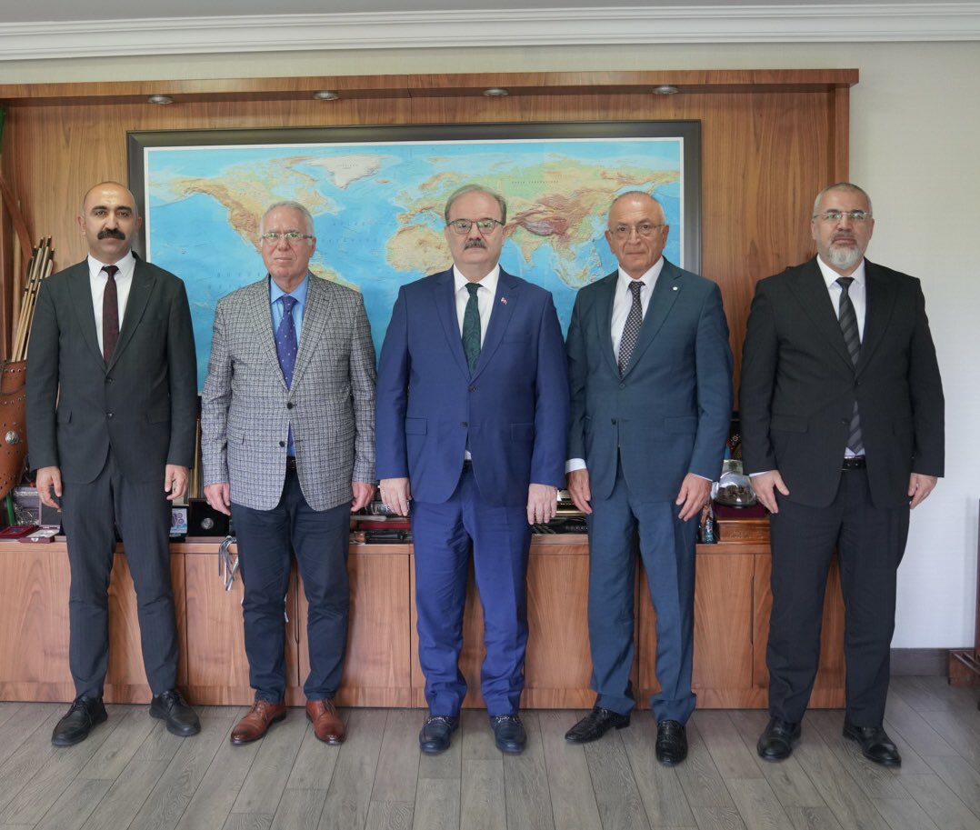 Dr. Serdar Çam (İletişim Hesabı) (@serdarcam_tr) on Twitter photo Cem Vakfı Genel Başkanı Sn. Rasim Tükek ve beraberindeki heyet, Bakan Yardımcımız <a href="/serdar_cam/">Dr. Serdar Çam</a>'ı ziyaret etti. Cem Vakfı Genel Başkanı Sn. Rasim Tükek ve beraberindeki heyet, Bakan Yardımcımız <a href="/serdar_cam/">Dr. Serdar Çam</a>'ı ziyaret etti.