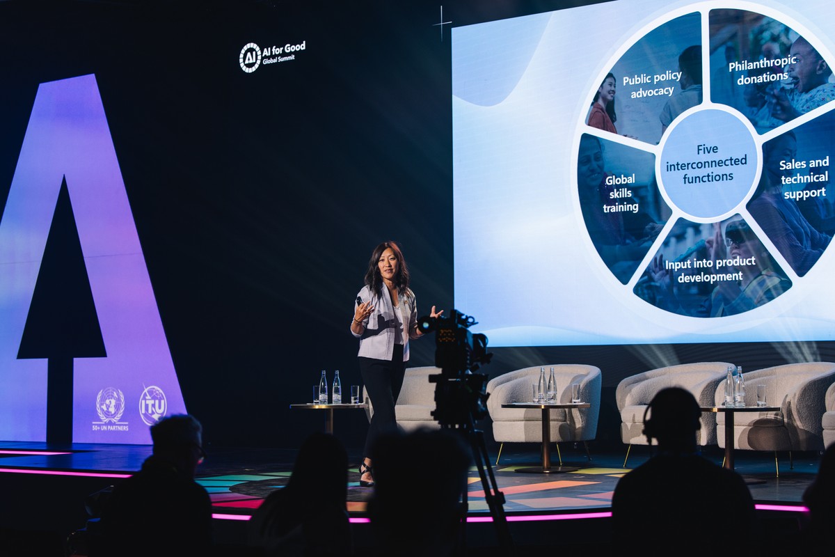 AIforGood's tweet image. LIVE from the #AIforGood Global Summit!
Naria Santa Lucia, Digital Inclusion and Community Engagement, @Microsoft Philanthropies, explores how #AI skilling can empower workers, students, and leaders to thrive in the AI era. From workforce transformation to digital inclusion, the…