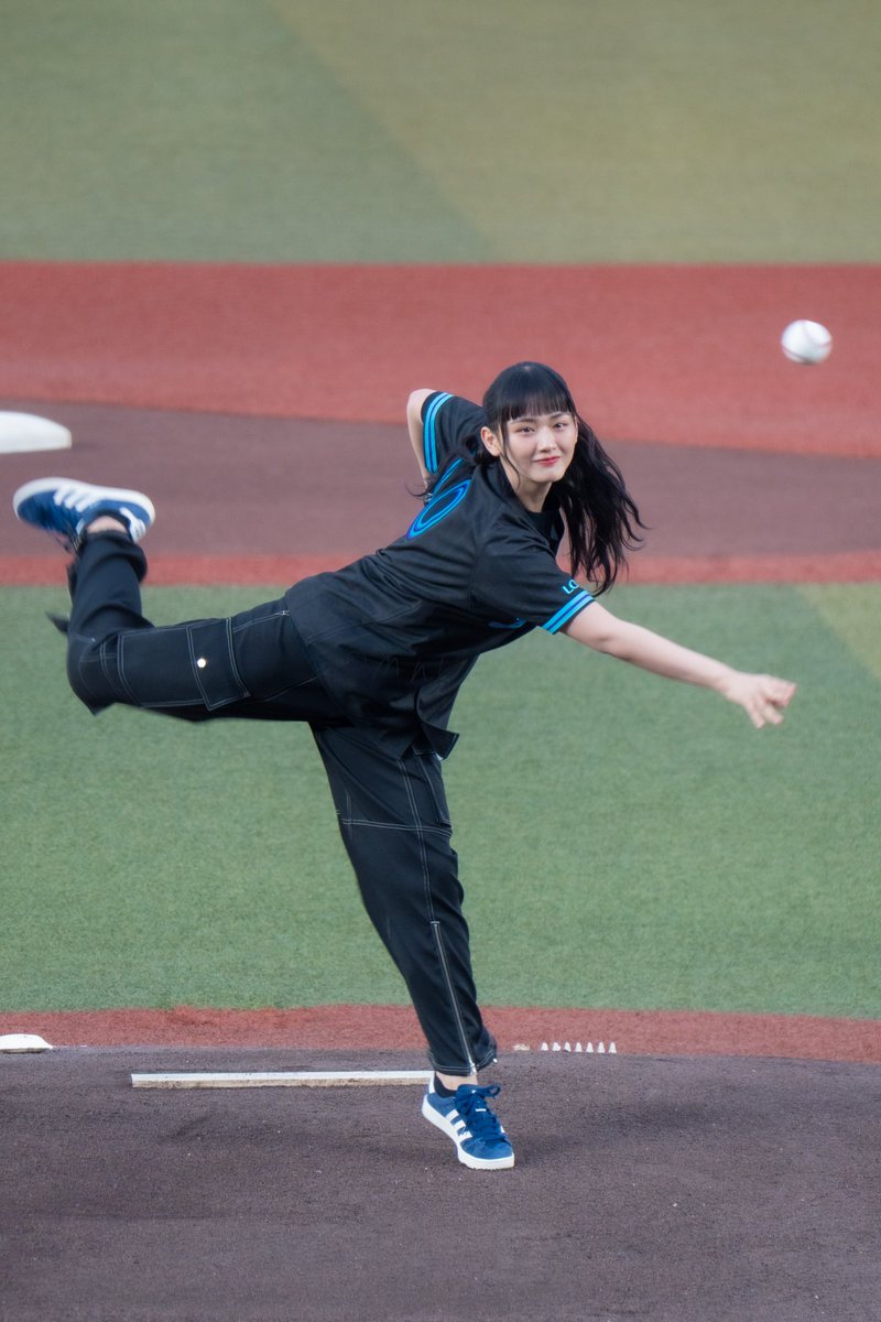 glass_KYZ_SKR's tweet photo. 大谷の真似した？？？？？ https://t.co/C980nkwwqq