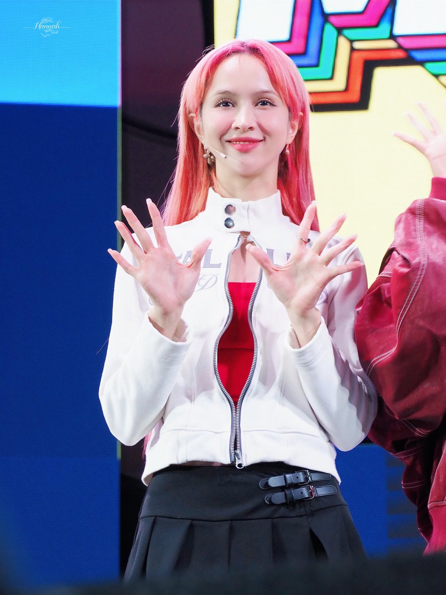 ได้เติมพี่คนสวยผมชมพูแล้วมีพลัง💖💖

Thai Content Experience (TCX) 

#TCX2025x4EVE
#4EVE #Hannah4EVE 
#ThaiContentExperience 
#XOXOentertainment