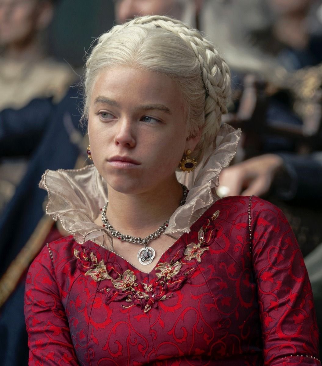 rhaenyrasrealm's tweet photo. milly alcock, the icon that you are https://t.co/mERHonG7ja